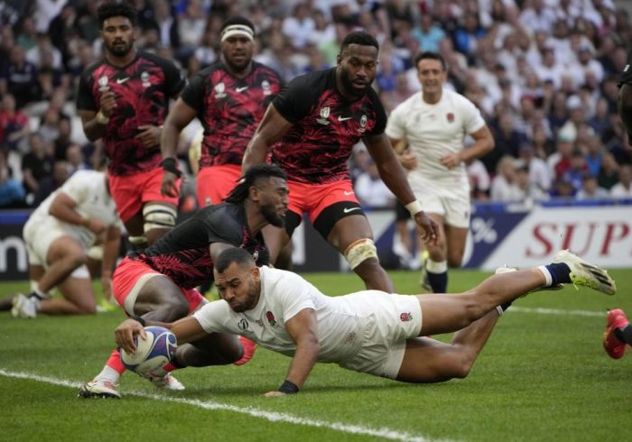 Inglaterra gana sufriendo a Fiyi (30-24) y se clasifica para las semifinales del Mundial de rugby