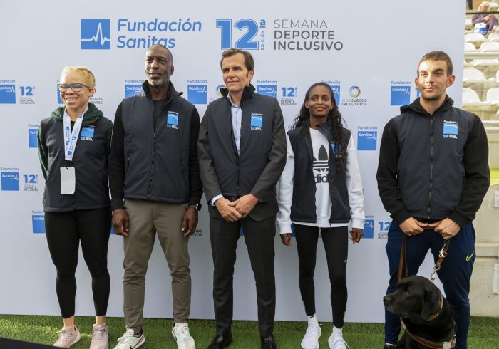 Michael Johnson y Tigist Assefa dan brillo al relevo inclusivo con estrellas del deporte