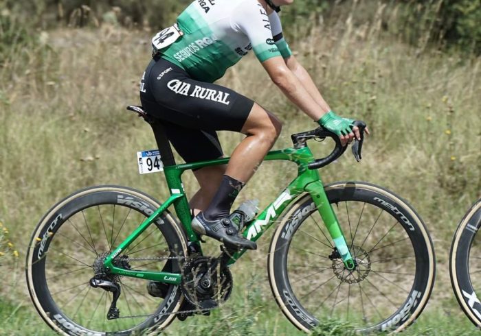 El ciclista Josu Etxeberria, en la UCI tras ser atropellado mientras entrenaba en Navarra