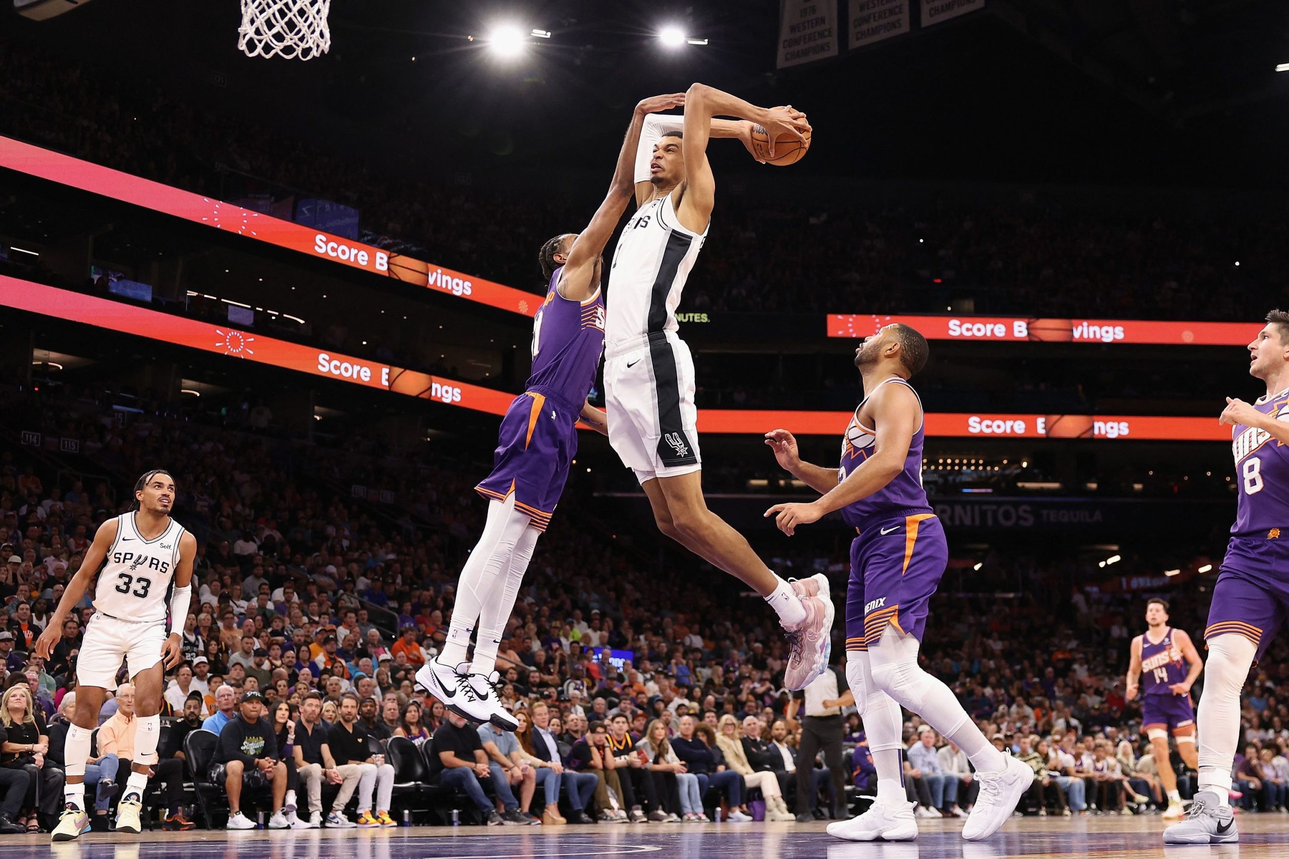 El 'fenÃ³meno' Wembanyama explota para apagar la remontada de los Suns de Durant