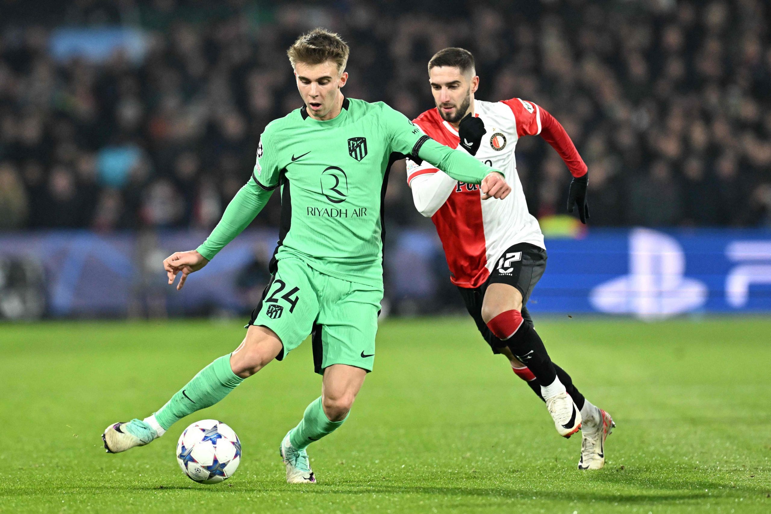 El rojiblanco Pablo Barrios sufre una rotura del menisco en el partido ante el Feyenoord