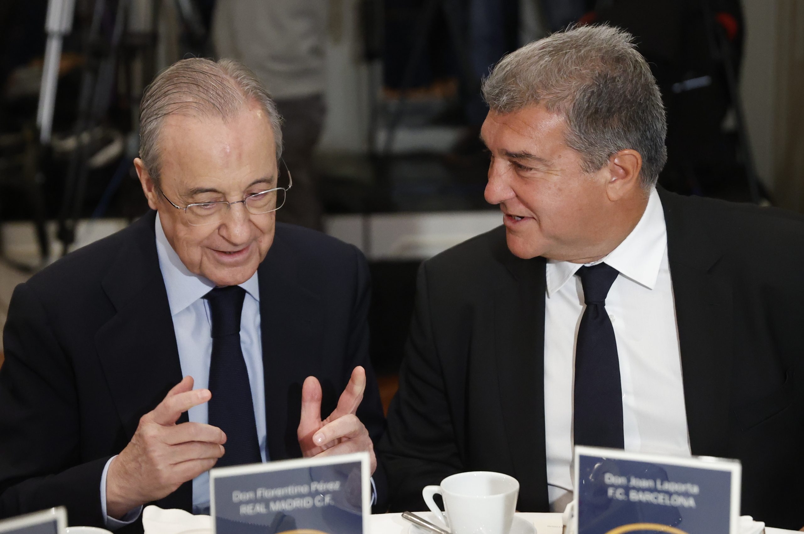 Florentino y Laporta abandonan la ComisiÃ³n Gestora de la FederaciÃ³n