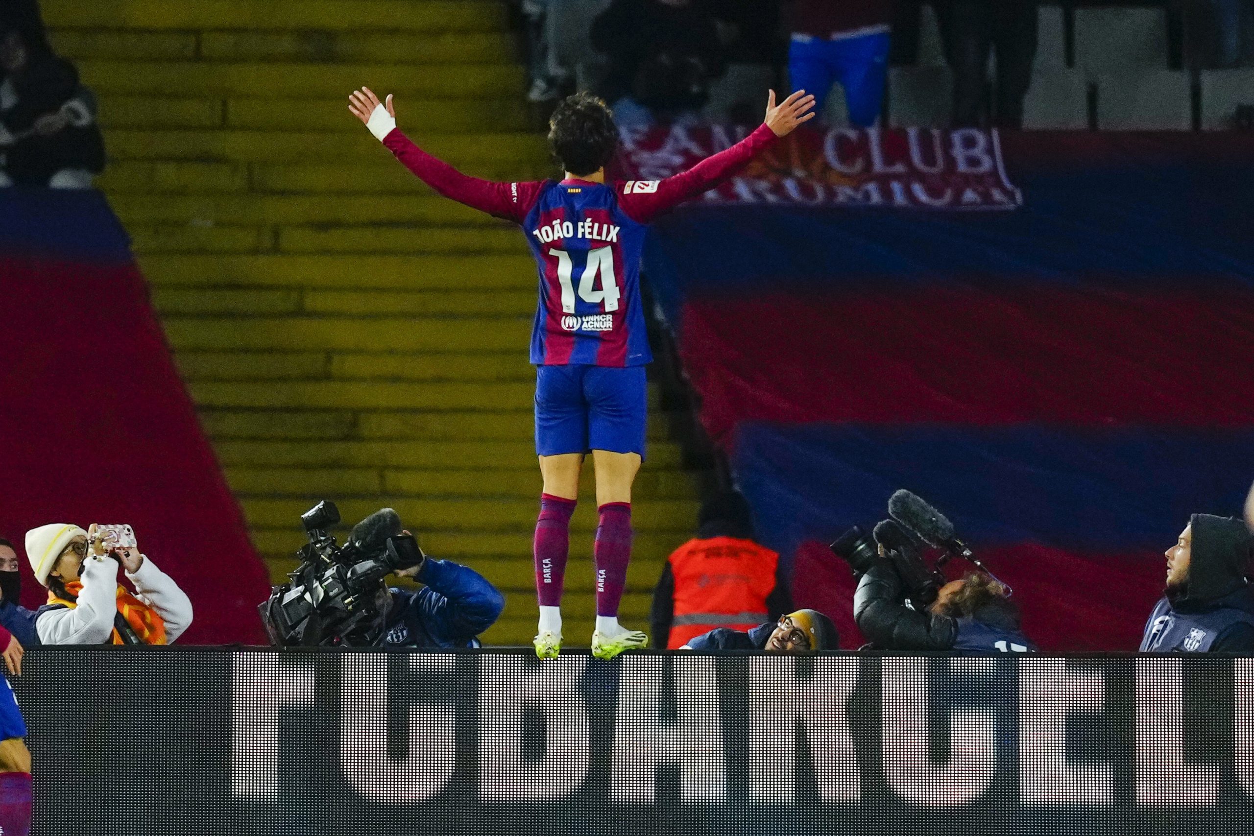 Joao FÃ©lix marca, celebra y da el triunfo a un Barcelona que resucita