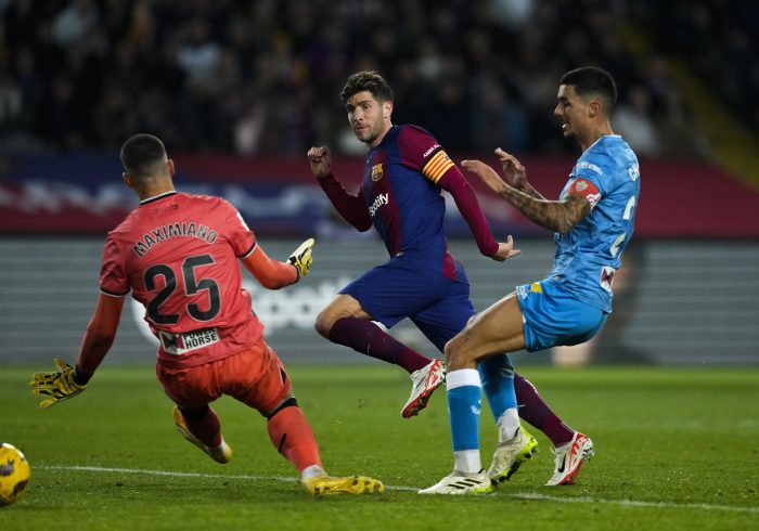 Sergi Roberto salva al BarÃ§a del desastre ante el colista