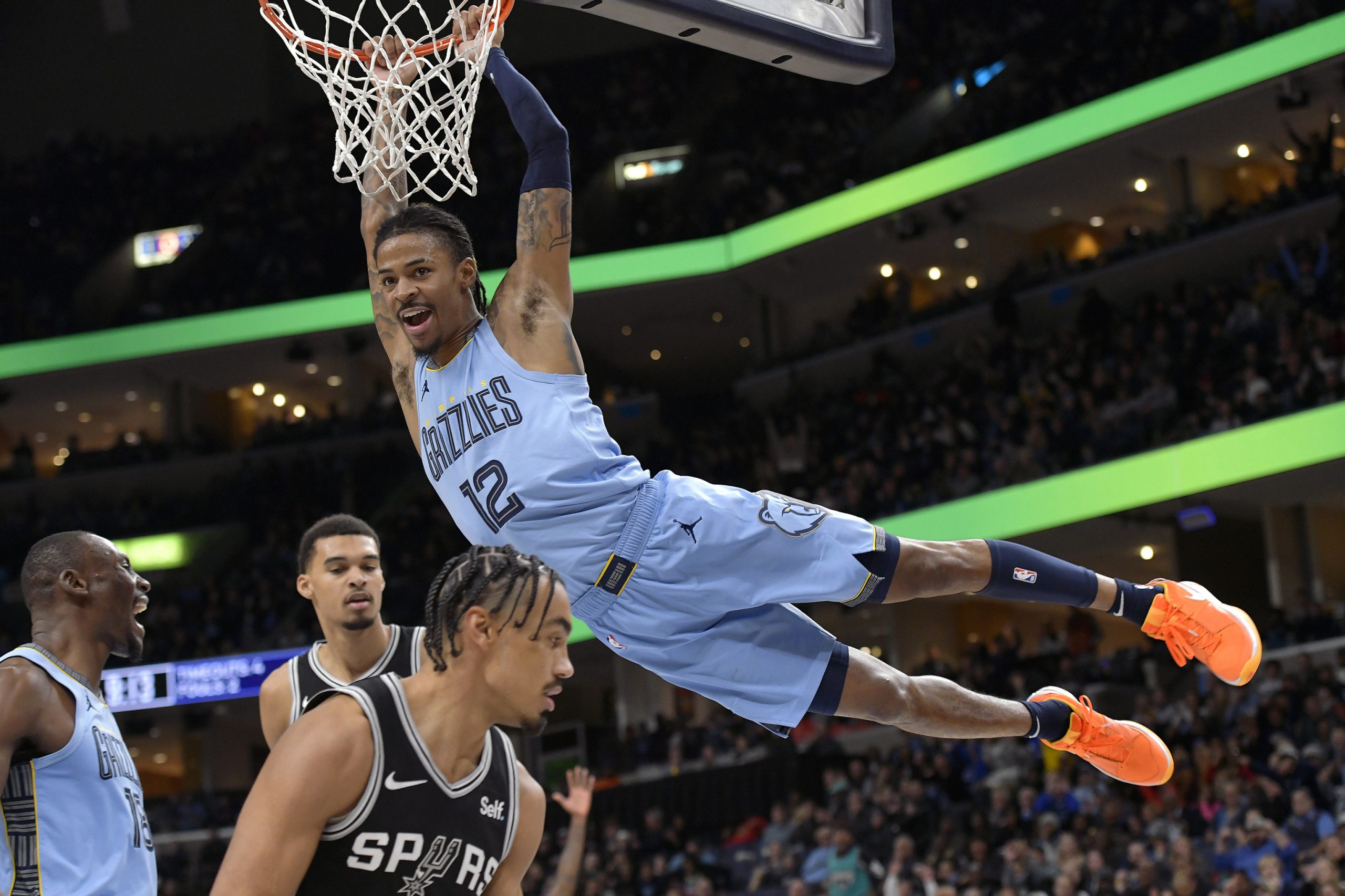 'CaÃ±o' de Aldama a Wembanyama y mate en la cara de Ja Morant al 'alien' en la victoria de Memphis ante los Spurs