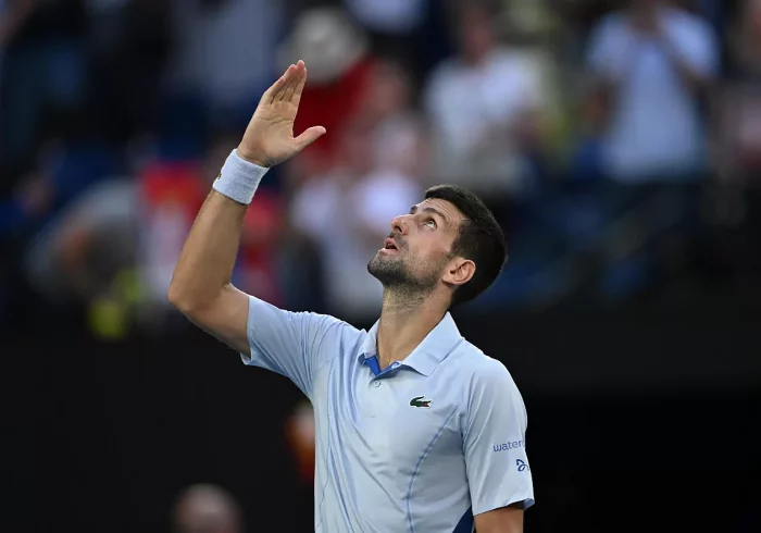 Djokovic se sobrepone a Fritz y al calor para avanzar a semifinales en Australia