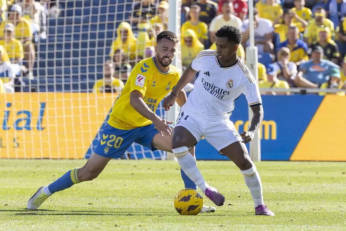 El CTA desmiente que el Ã¡rbitro del Las Palmas - Real Madrid dijera que la acciÃ³n de Rodrygo era expulsiÃ³n: "Si fuera al revÃ©s, dirÃ­as que es roja clarÃ­sima"