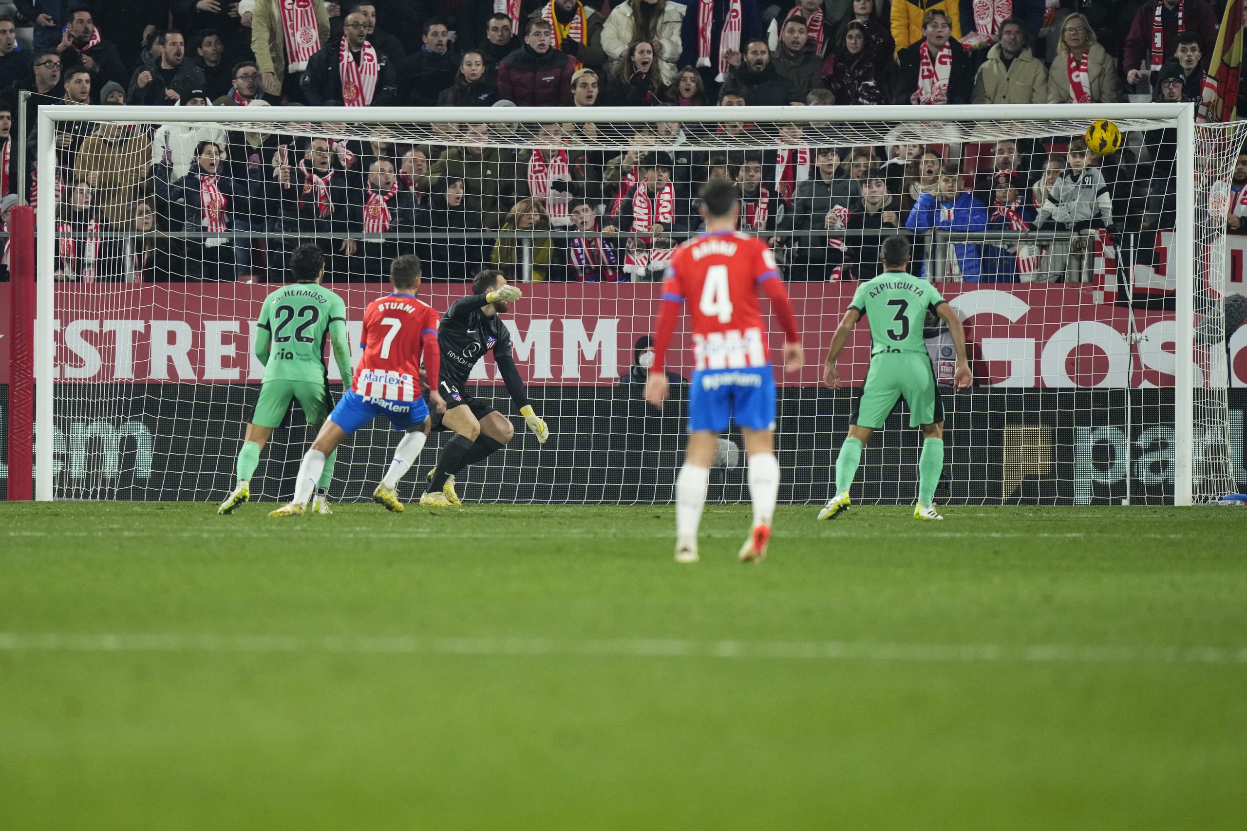 El Girona resuelve en el aÃ±adido otra gran batalla y frustra el 'hat trick' de Morata