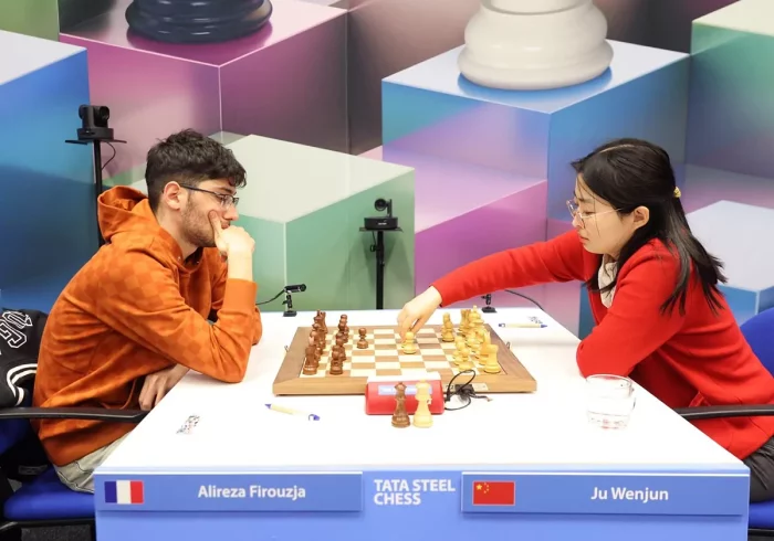 Grito de guerra de las mujeres en el ajedrez: la campeona femenina, Wenjun, gana a Firouzja, nÃºmero seis masculino