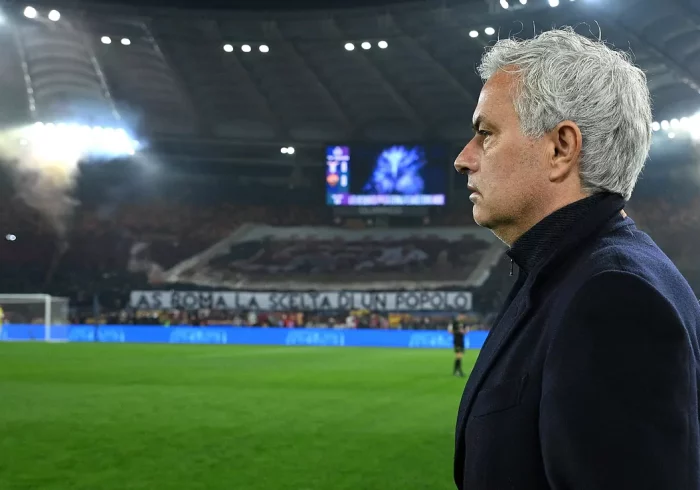La Roma despide a Mourinho: "Es necesario un cambio por el bien del club"
