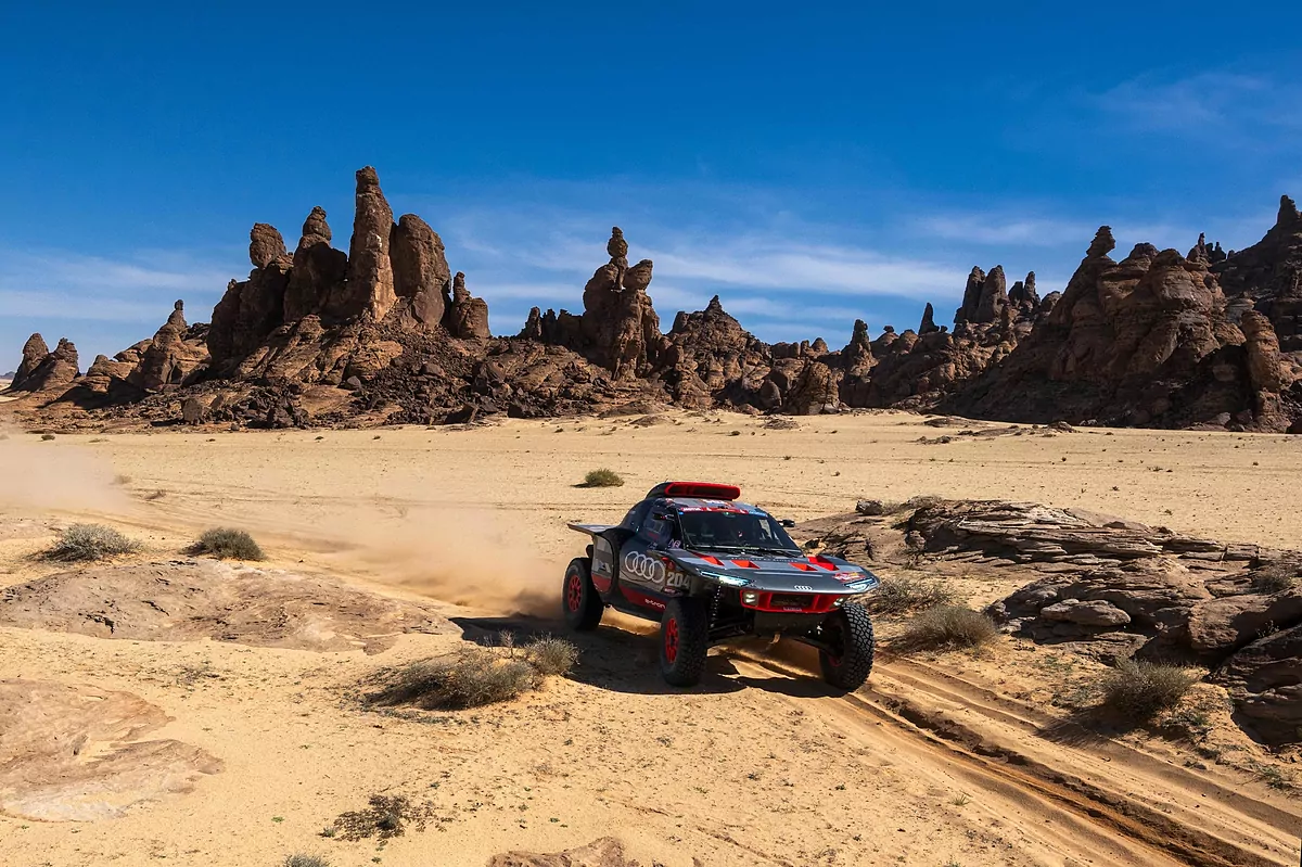 Sainz sigue lÃ­der en el Dakar, pero Loeb le recorta cuatro minutos