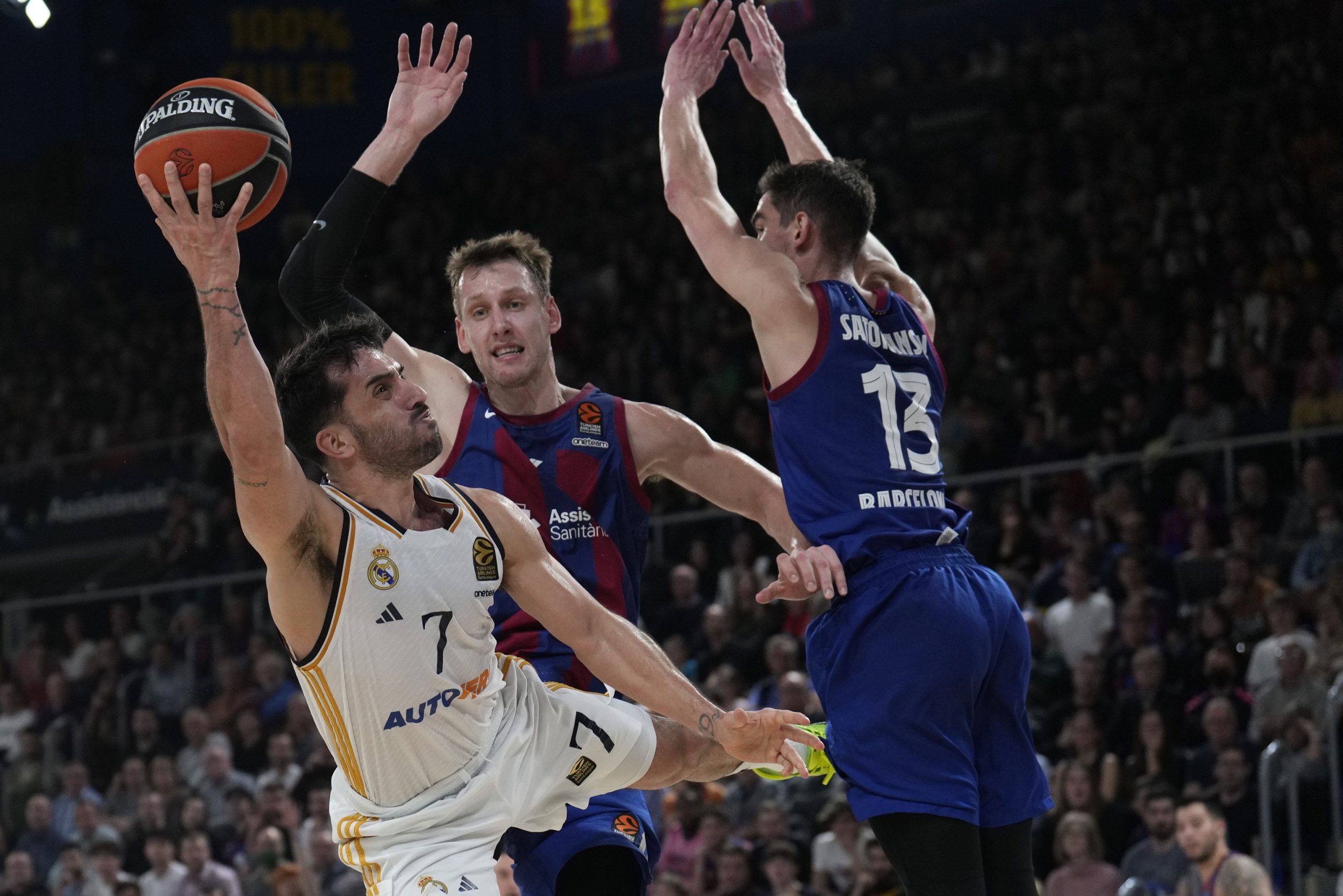 Vesely anula al Real Madrid y espanta la crisis del BarÃ§a