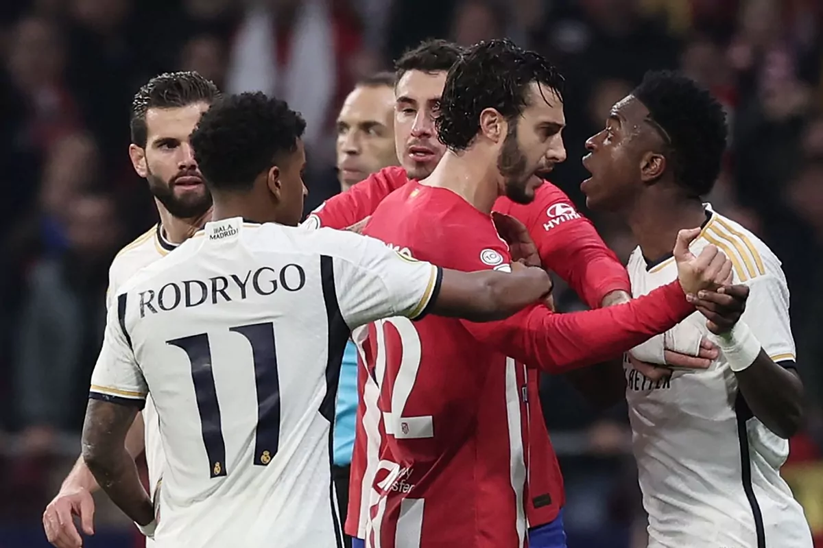 Vinicius en territorio enemigo: "Â¡Eres un mono!" antes del derbi, pitada y pique con Simeone