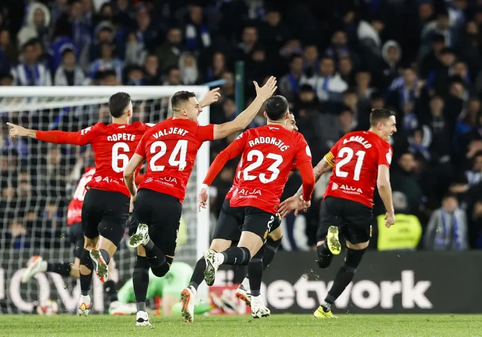 El Mallorca soprende a la Real en los penaltis de la mano de Greif y estará en La Cartuja