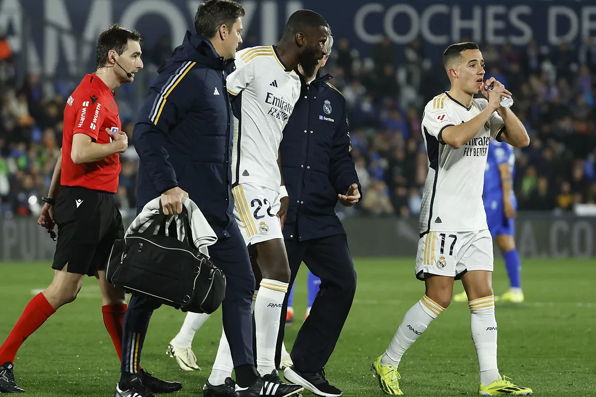 La "bendiciÃ³n" de Joselu y el infortunio con los centrales antes de un derbi que el Real Madrid mira desde el liderato