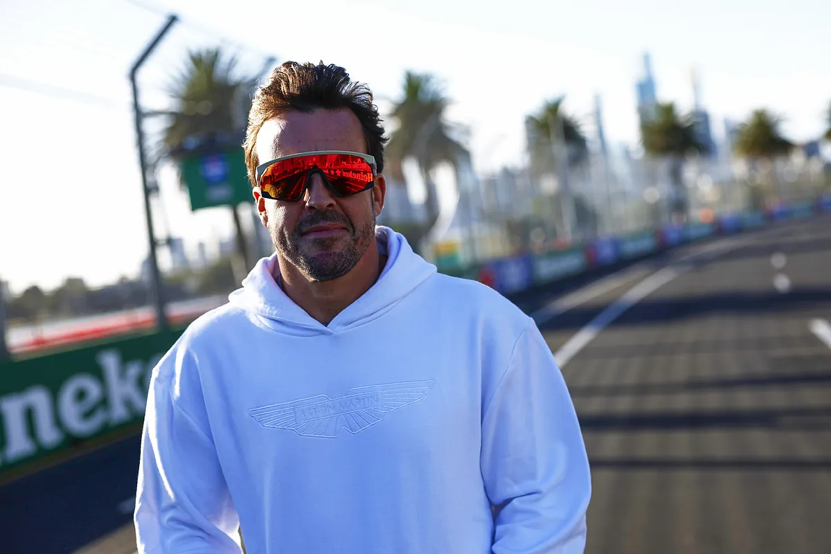 El futuro de Alonso, en el laberinto de Mercedes y Red Bull