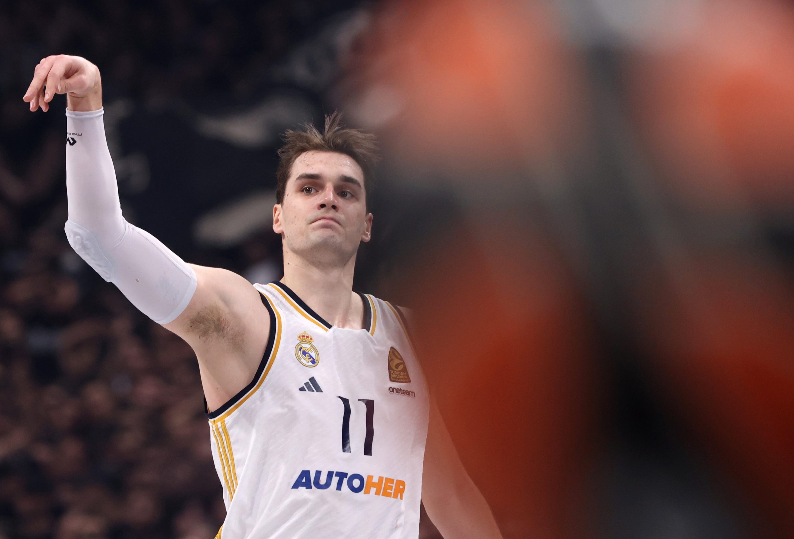 Un majestuoso Hezonja destroza al Partizan y el Real Madrid certifica un liderato de récord