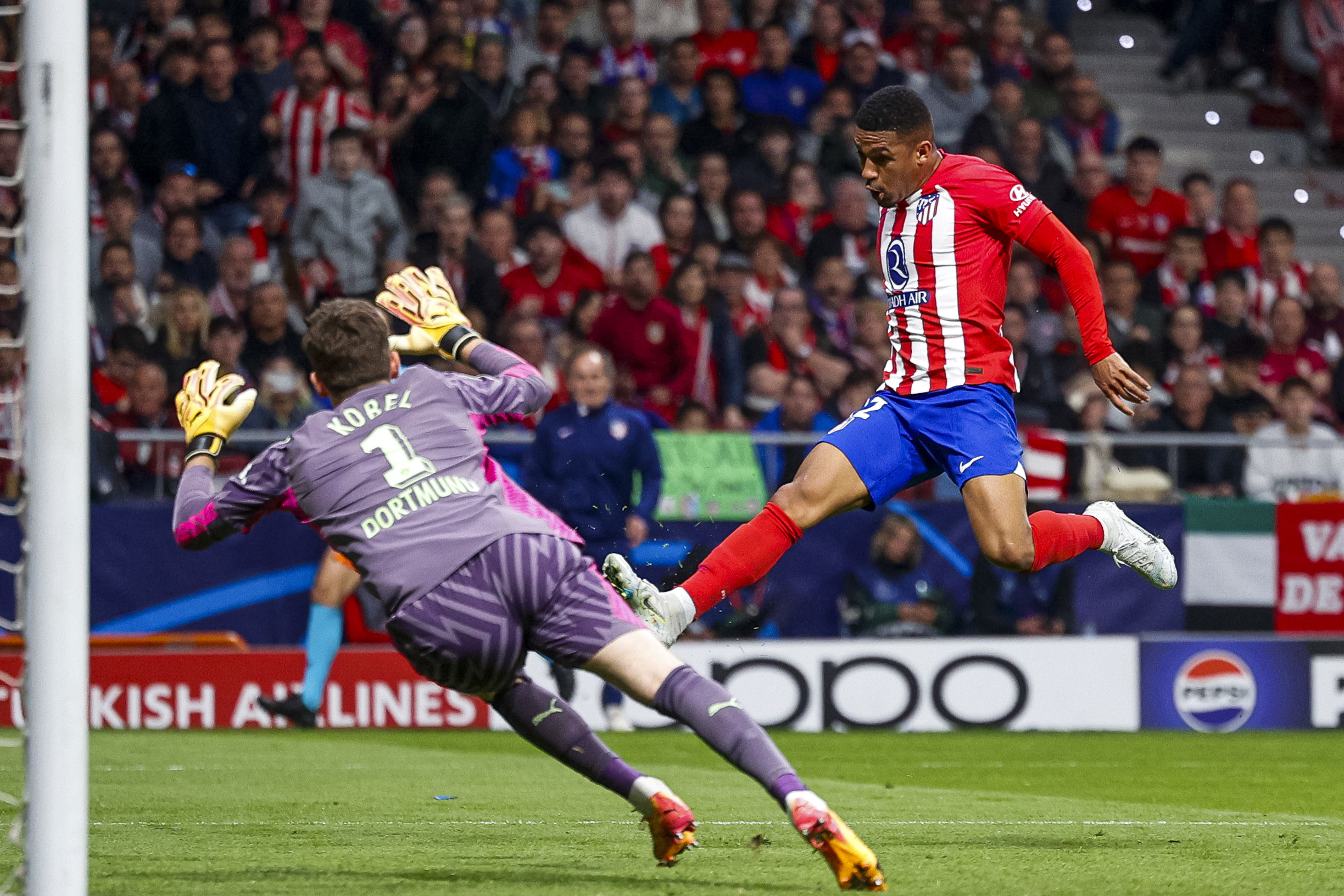 Lino, en la ocasión fallada que pudo ser el 3-0 en el Metropolitano.