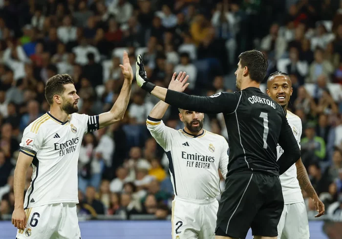 Courtois cumple ante el Alavés en una noche de retos personales del Madrid