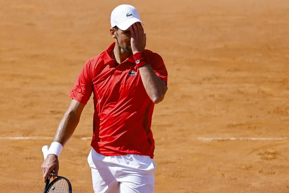 Djokovic, "preocupado" por su estado de salud tras recibir un botellazo fortuito: "Me sentí en la cancha como un jugador diferente. Sin ritmo y sin equilibrio"