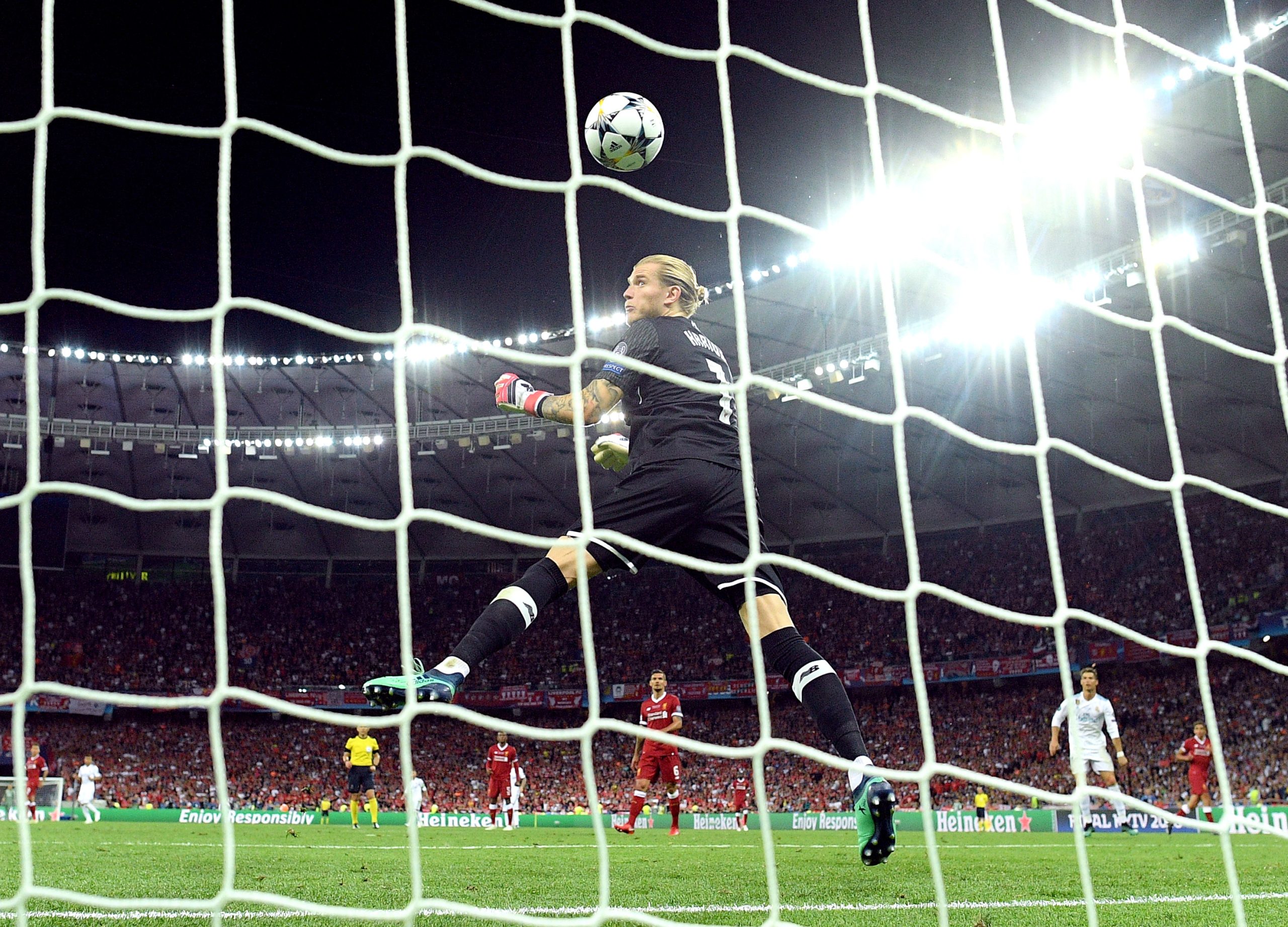 El extraño mal que aqueja a los porteros que se enfrentan al Madrid en Champions: De Neuer a Karius