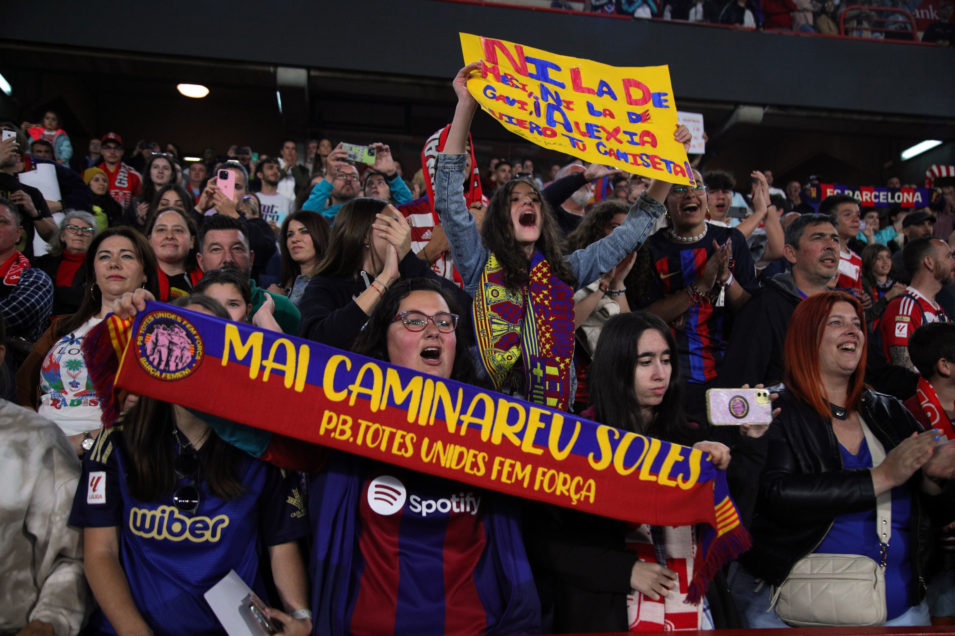 Aficionados del Barça festejan el título de Liga.