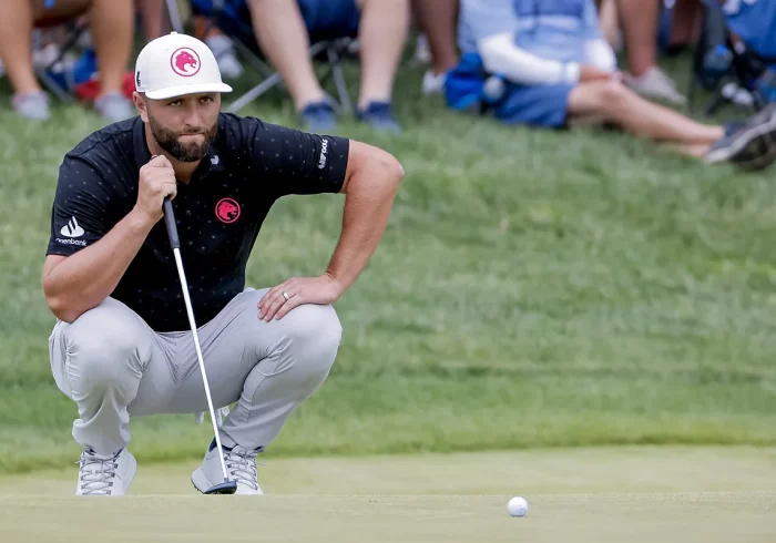 Jon Rahm tira de carácter, remonta 4 bogeys y firma un -1 en su estreno