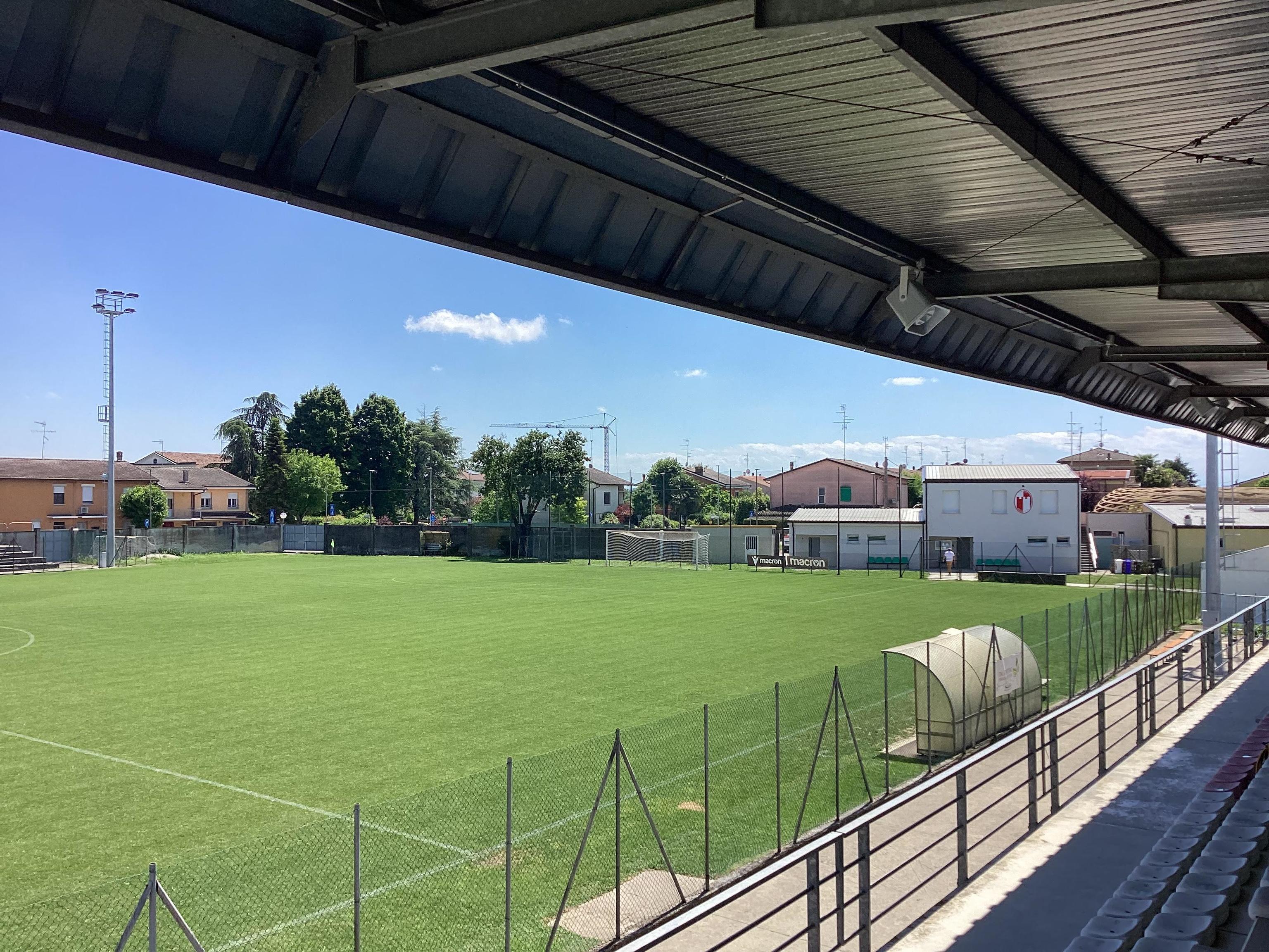 El Stadio Comunale Rinaldi, sede del Reggiolo Calcio.