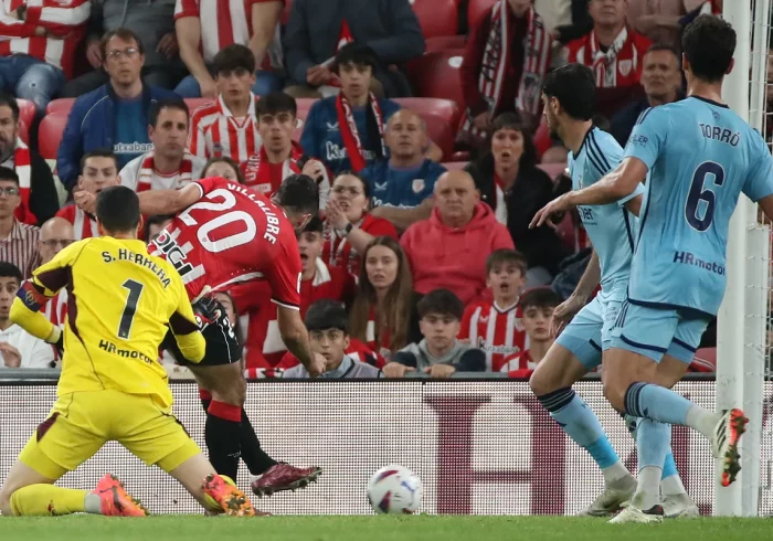 Villalibre frustra a Osasuna en el minuto 96, pero el Athletic se aleja más de la Champions