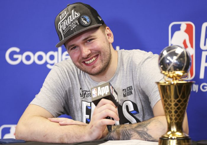 Doncic y Kyrie Irving, una improbable historia de redención en busca del anillo