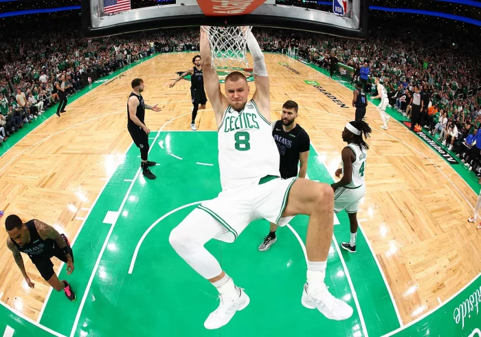 El 'renacido' Porzingis da la primera victoria a Boston y ensombrece los 30 puntos de Doncic