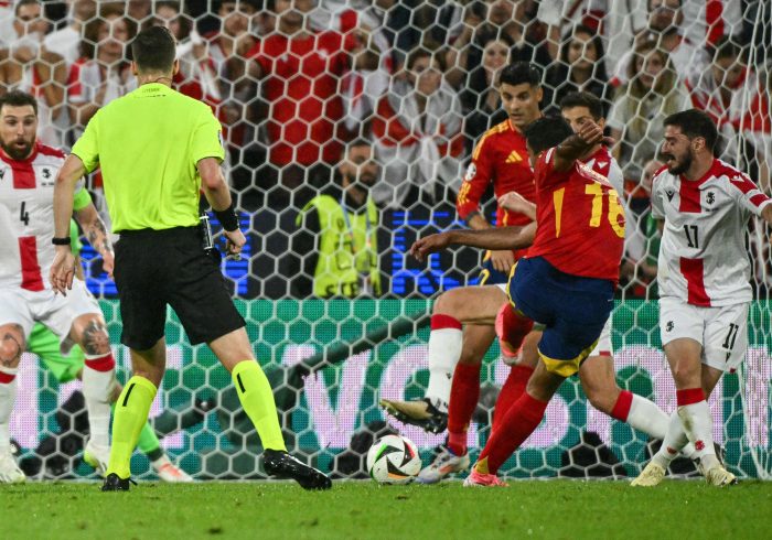 España suda antes de golear a Georgia y se cita con Alemania en cuartos