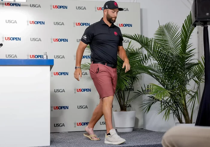 Jon Rahm renuncia al Abierto de golf de EEUU por una infección en un pie