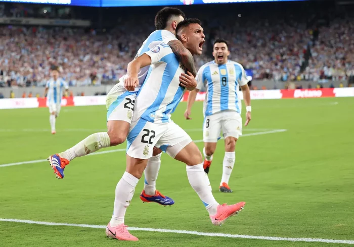 Lautaro derriba el muro chileno y mete a Argentina en los cuartos de la Copa América