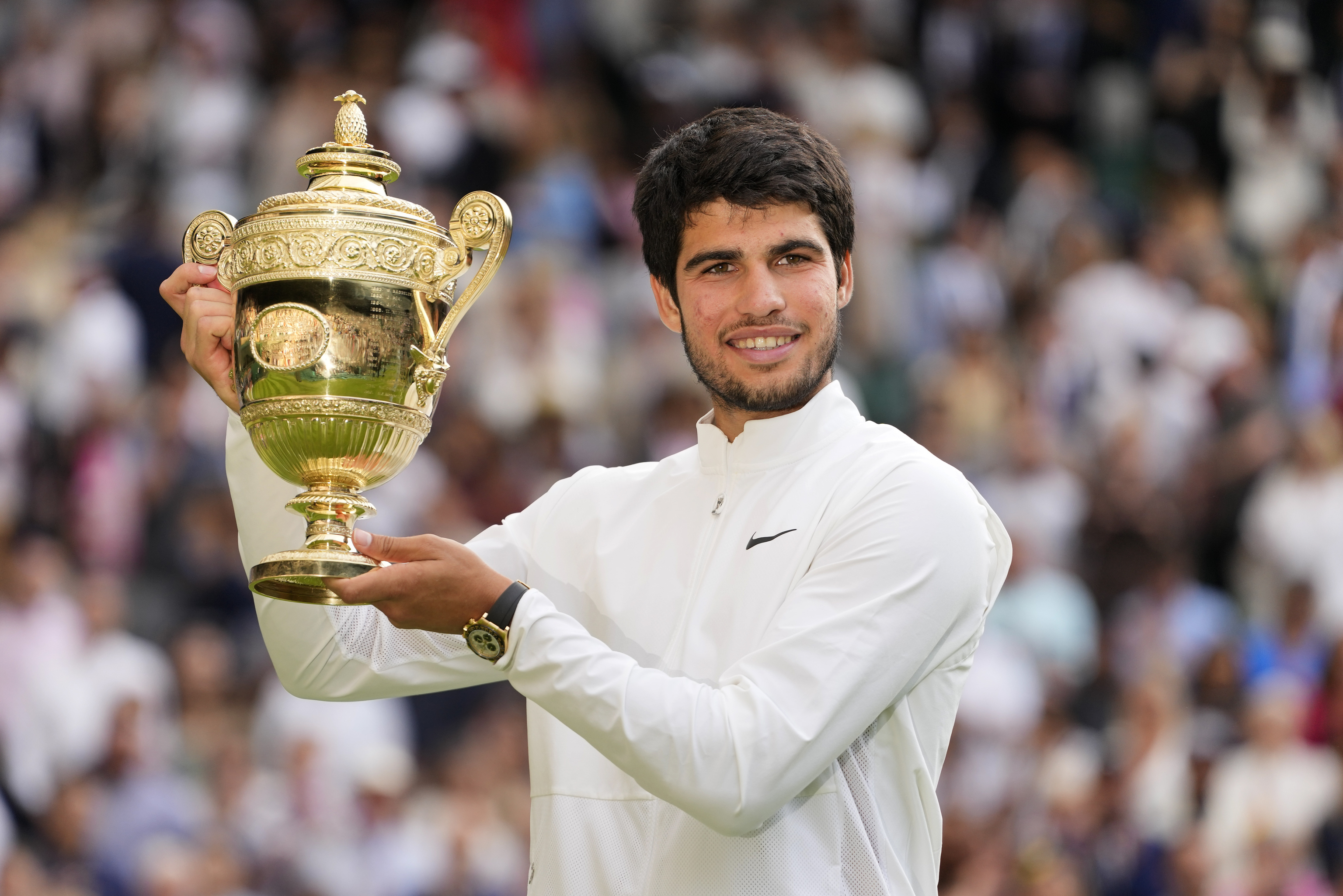 Alcaraz, con el título de Wimbledon 2021.