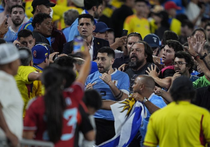 Copa América: Darwin Núñez y media docena de jugadores de Uruguay, a golpes en las gradas con aficionados tras perder ante Colombia