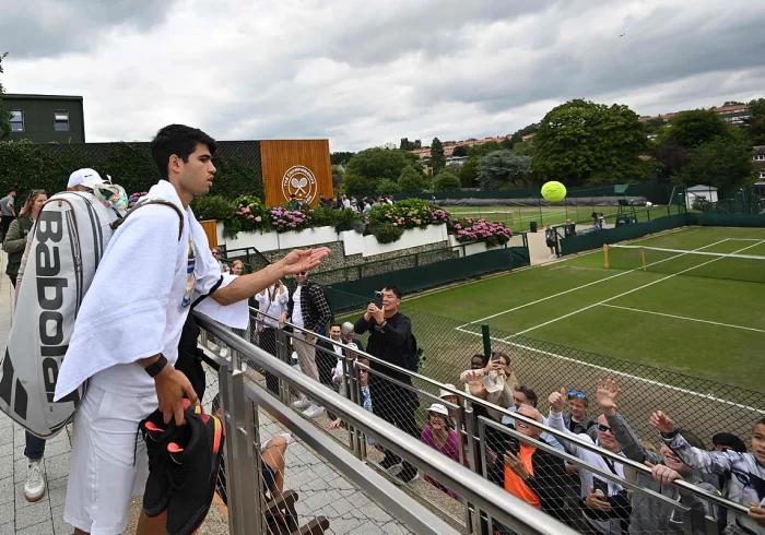 Djokovic, ante Alcaraz, la reencarnación de Nadal, de Federer y de sí mismo