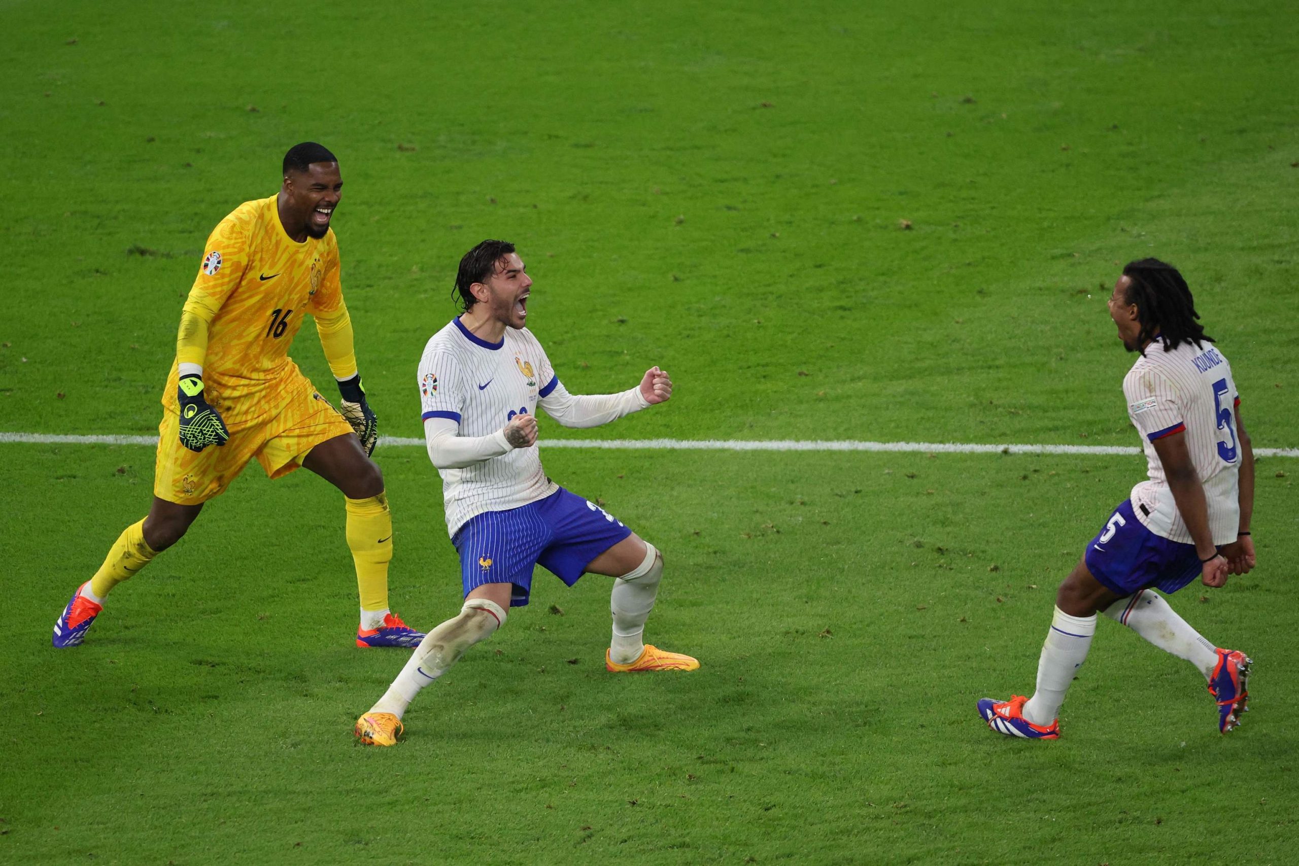 Joao Félix estrella su penalti en el palo y empuja a Francia a las semifinales contra España