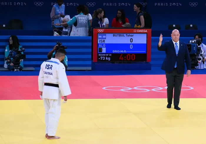 Judo: Se retira un judoka argelino del combate ante un israelí con el conflicto político de fondo