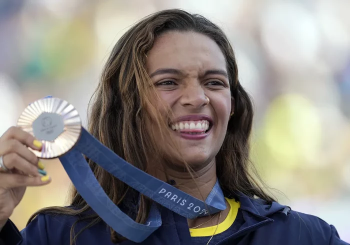 La skater Rayssa Leal rompe el récord mundial de precocidad: dos medallas, dos Juegos Olímpicos y sólo 16 años