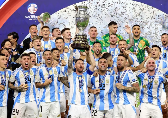 Lautaro tumba a Colombia en la final de la Copa América y Argentina logra un triplete histórico