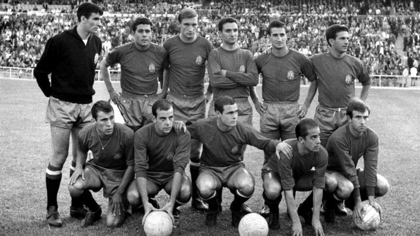 El once de España, en la semifinal de 1964 ante Hungría.