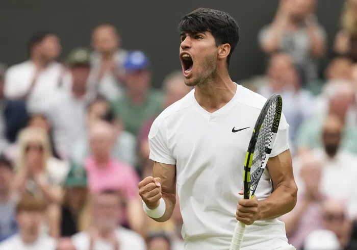 Nadie puede con Alcaraz en un Grand Slam: tumba a Tiafoe en el quinto set y ya está en octavos de Wimbledon