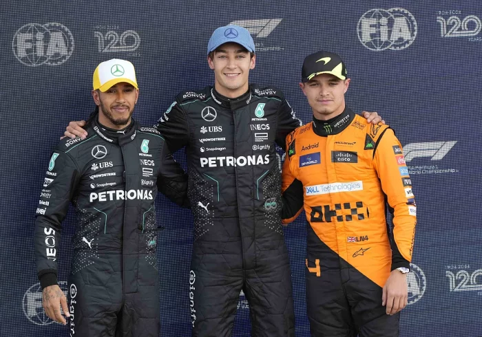 Russell comanda un histórico triplete británico, con Alonso y Sainz atascados en el tráfico de Silverstone