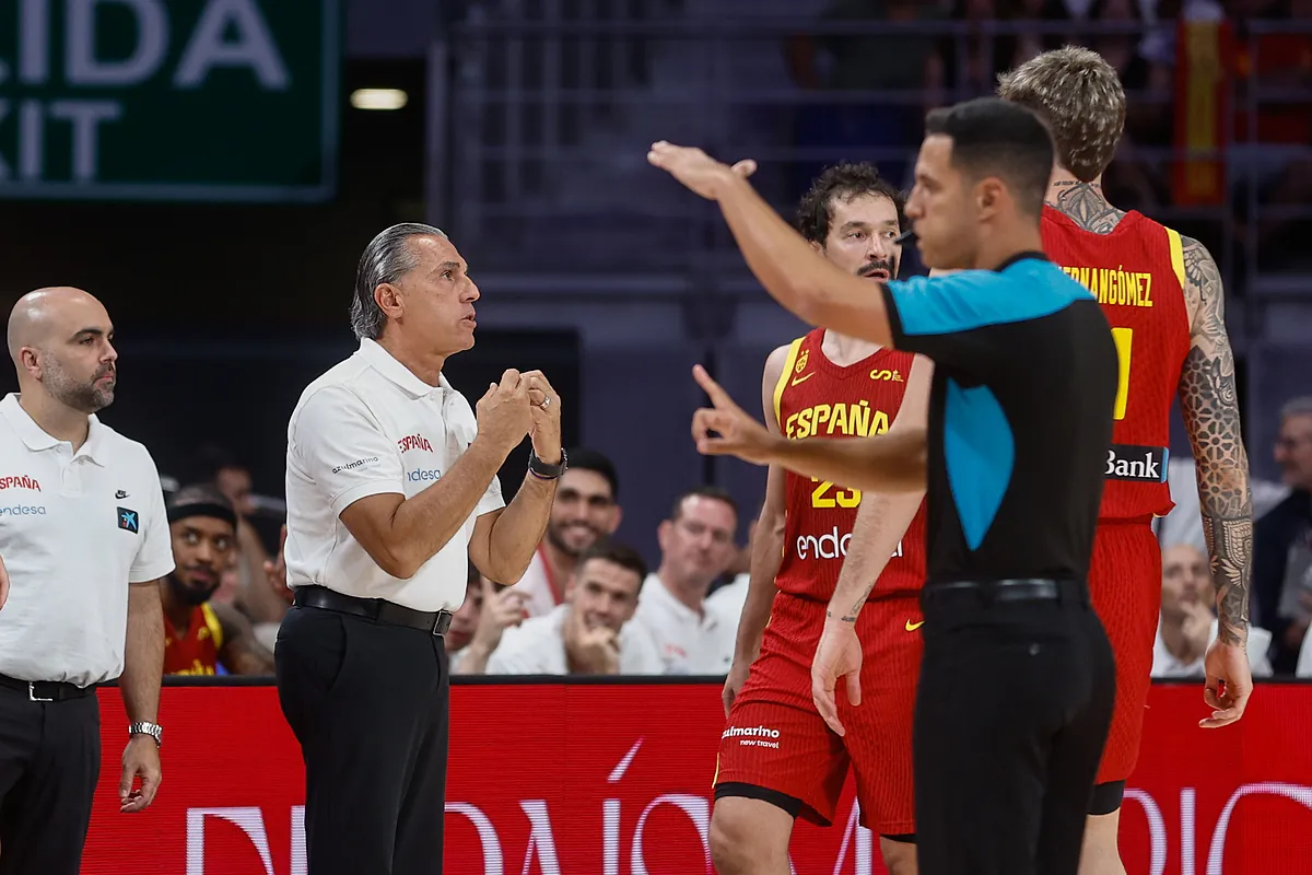 Scariolo protesta por la situación de la selección de baloncesto en los Juegos: "No podemos entrenar en condiciones los dos días antes del debut"