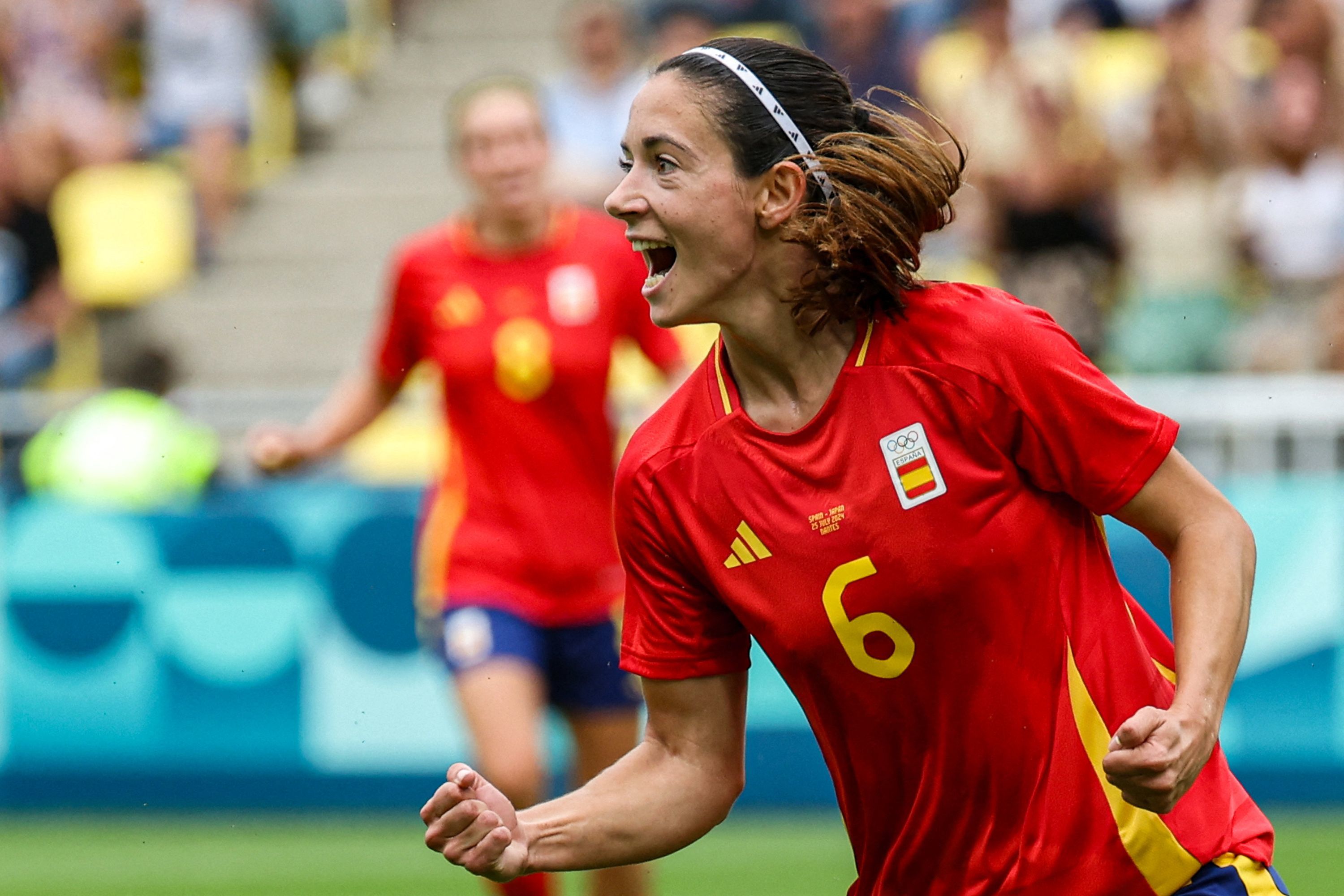 Aitana Bonmantí, durante el primer partido de España en los Juegos.