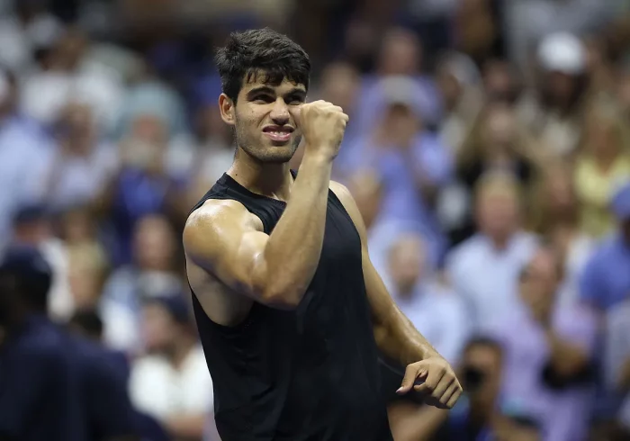 Alcaraz olvida las prisas para derrotar al divertido Li Tu y pasar a segunda ronda en el US Open