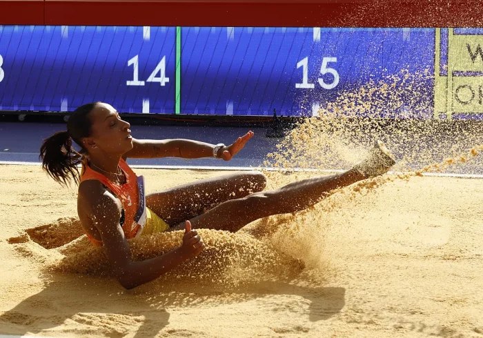 Ana Peleteiro, a la final de triple salto por la vía rápida: "Me siento como Taylor Swift en el Bernabéu"