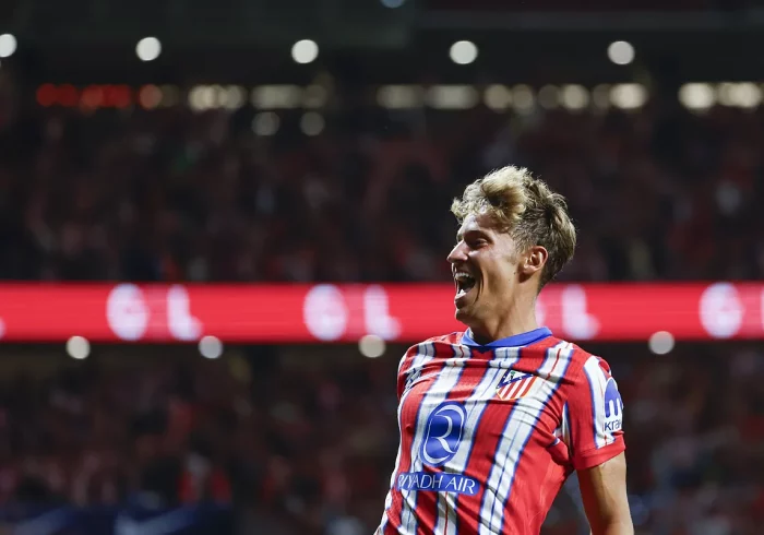 El Atlético vapulea al Girona con los superhéroes de casa: Llorente, Griezmann y su escudero Barrios