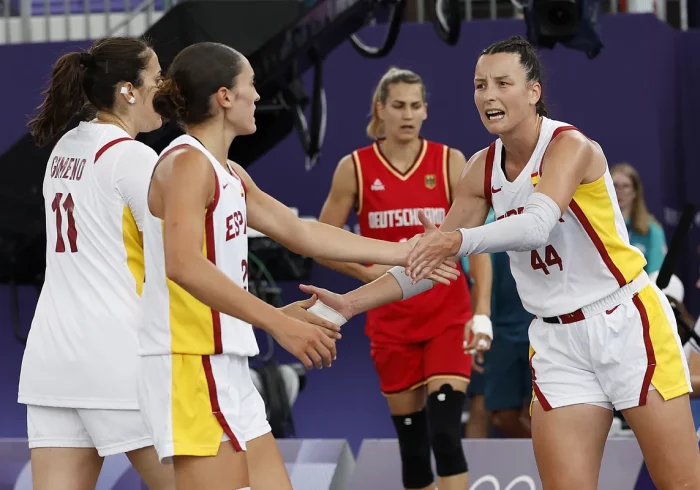 España pasa directamente a semifinales en baloncesto 3x3 tras un cuádruple empate en la fase de grupos